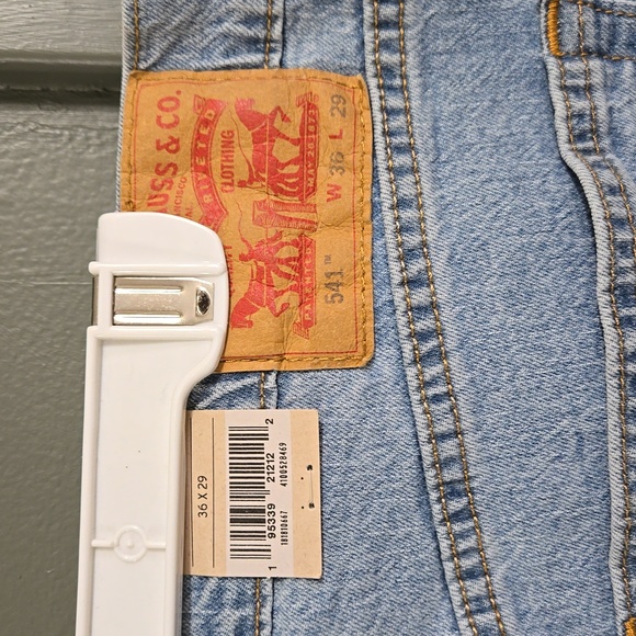 Levi's 541 Athletic Taper Jeans - Picture 4 of 5